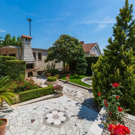 Apartman Dijana *
