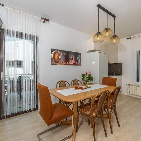Dijana Apartman Novi Vinodolski